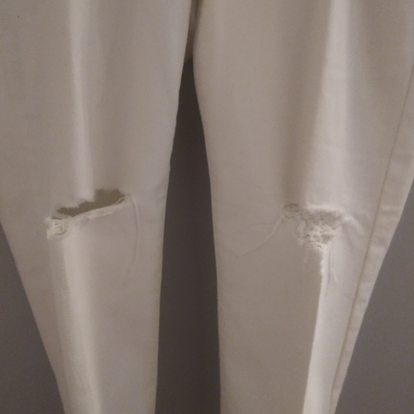 Levi Ripped Jeans - Picture 4 of 5